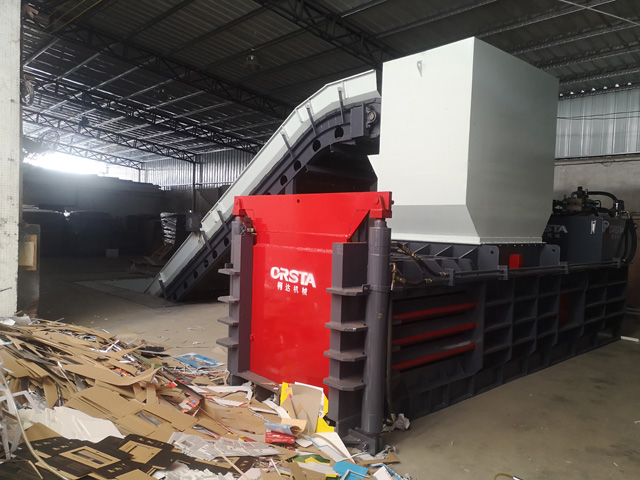 半自動(dòng)廢料打包機