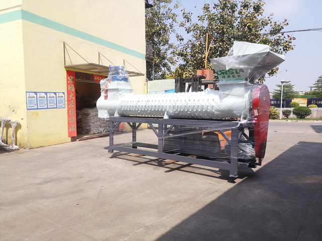 PET礦泉水瓶脫標壓縮打包生產(chǎn)線(xiàn)